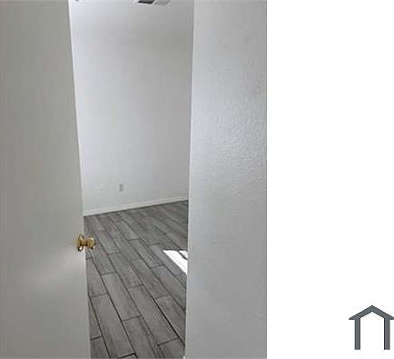 3rd image of 231 W Philadelphia Ave APT 5