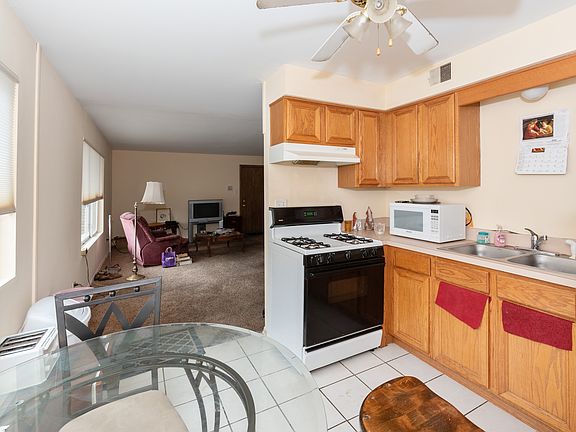 4th image of 10940 S Kilpatrick Ave #1B
