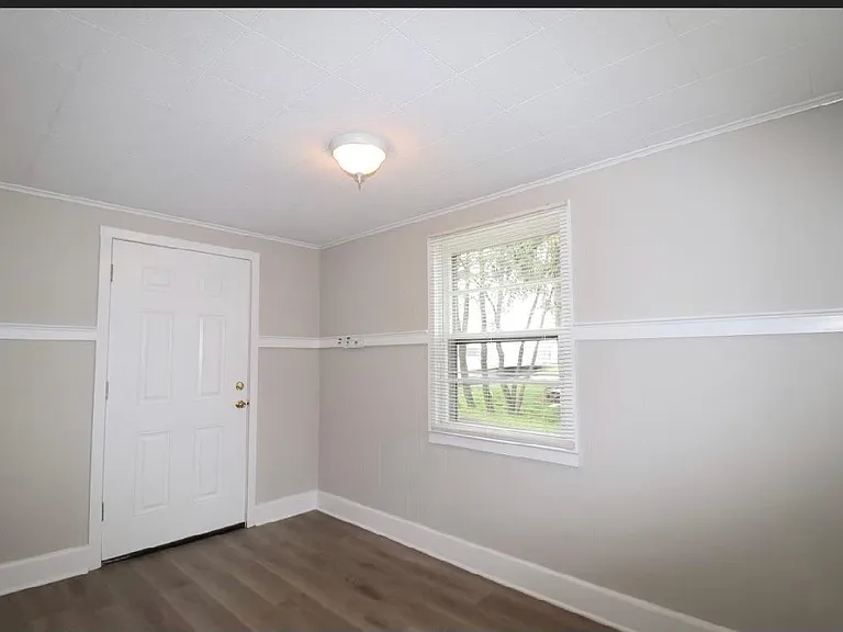 612 Clinton Ave — Photo 2