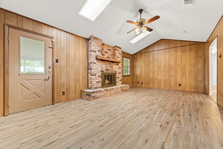 1376 Poppy Ln — Photo 13
