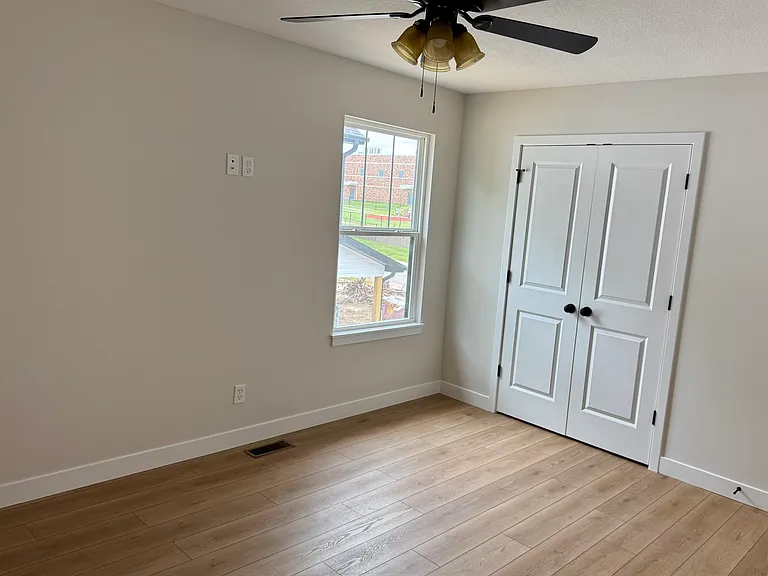 507 Hickman Ave — Photo 8