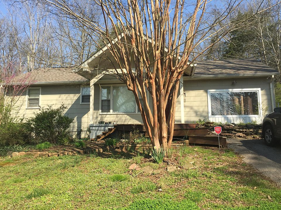 1st image of 303 Liveoak Dr