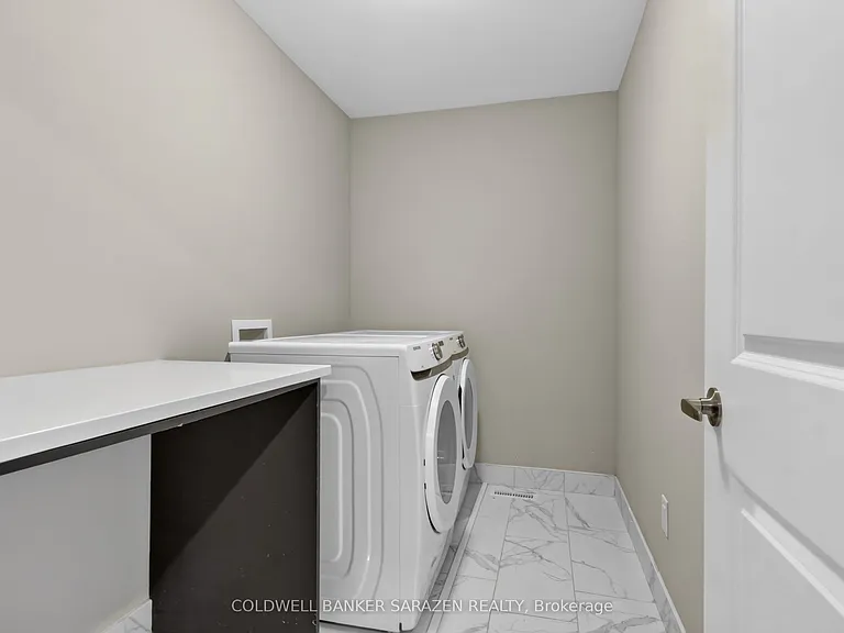330 Whitham Cres — Photo 32