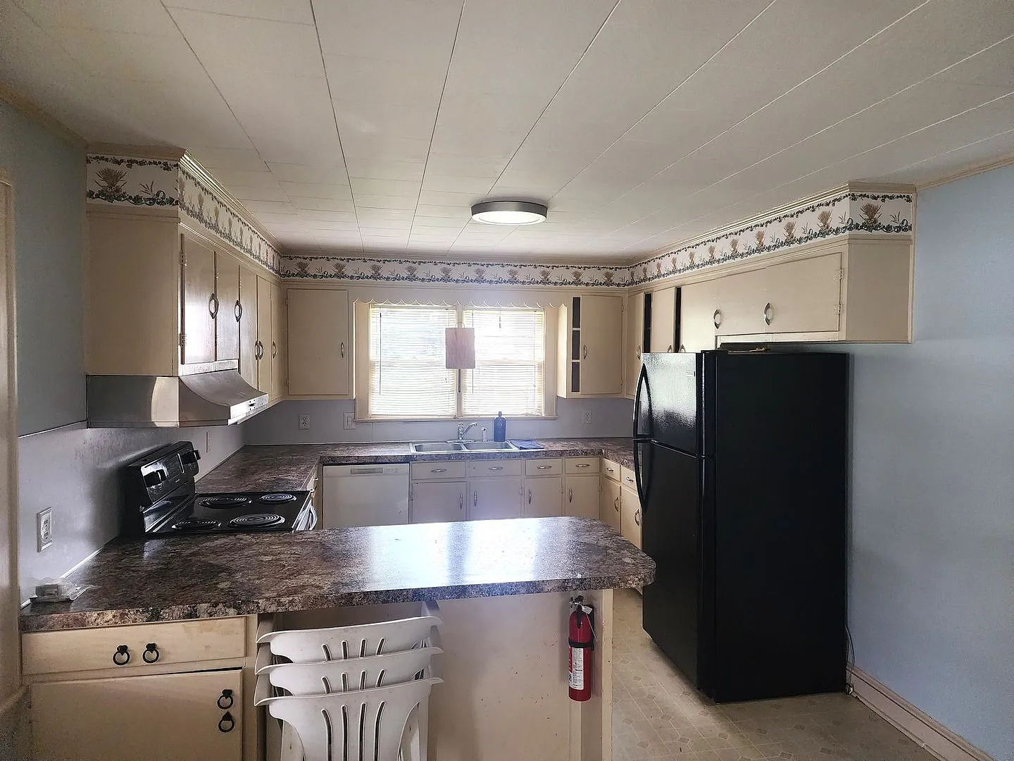 4 Bed 2 Bath Home Mount Airy, NC — Photo 2