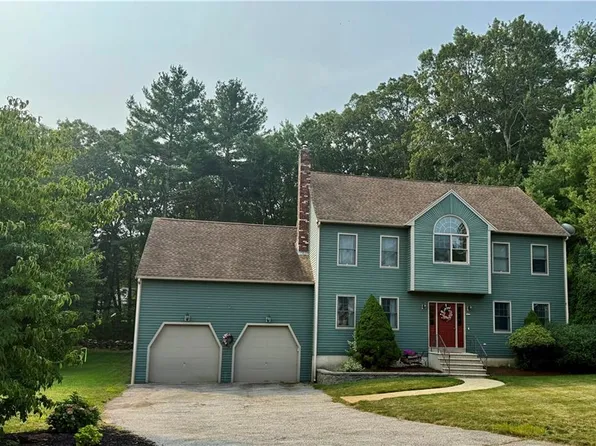 7 Pine Grove Cir, Smithfield, RI 02828