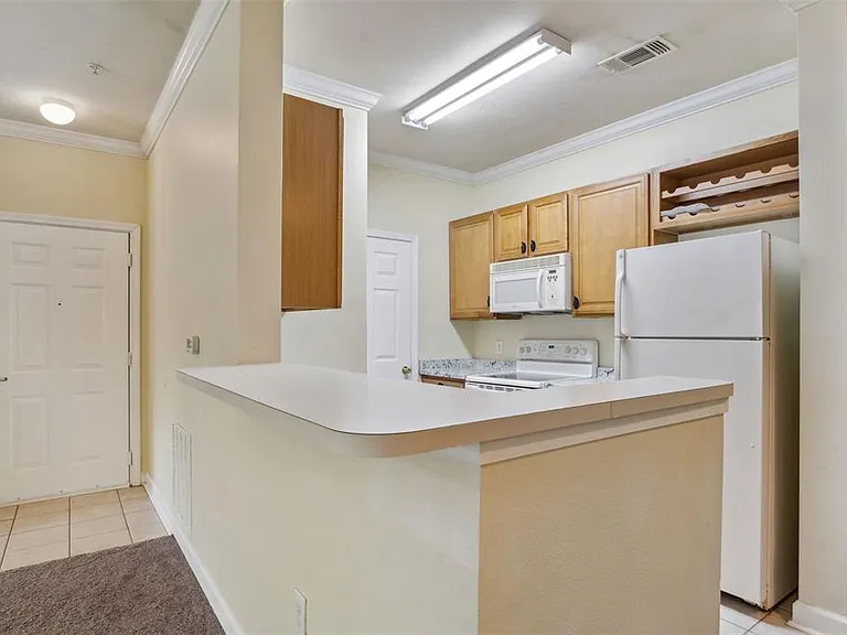 18332 Bridle Club Dr #18332 — Photo 11