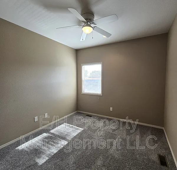 2146 N Woodlawn Blvd — Photo 38