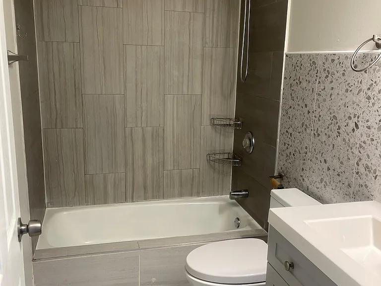 7306 N Winchester Ave #505 — Photo 7