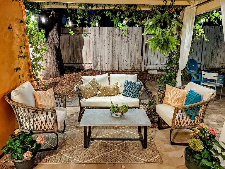 Cozycroft Ave — Photo 15