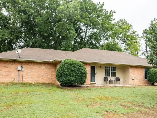 408 Husky Dr, Lindale, TX 75771