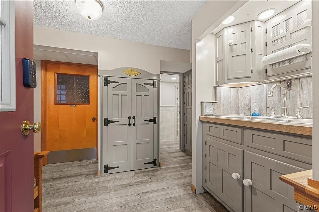 Studio, 1.0 bath, 2402 sqft, $2,800 — Photo 3