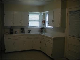 5th image of 112 E Porte Cimi Pas St