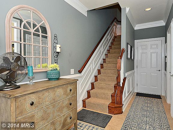 2nd image of 9467 Canonbury Sq