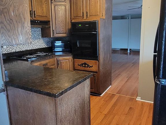 5th image of 4332 Wyandotte Dr