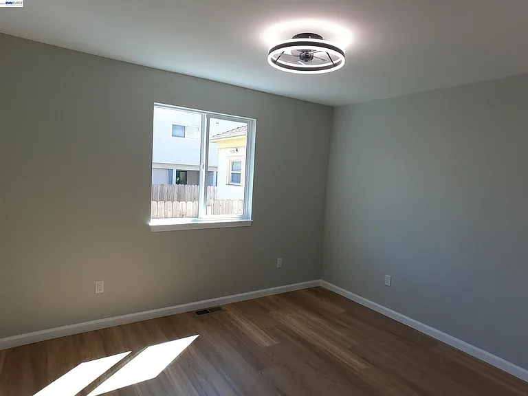 720 Foothill Blvd — Photo 12