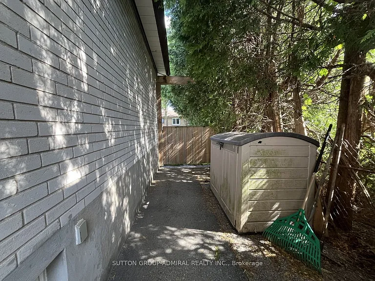 81 Searle Ave — Photo 38