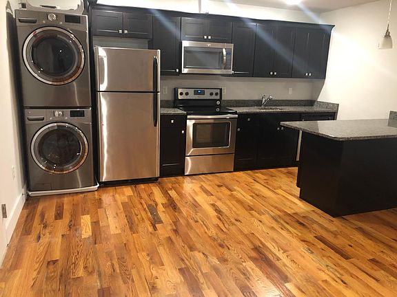 4th image of 136 Sussex Ave #402