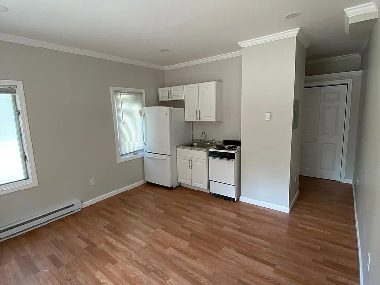 738 Savin Ave #1B — Photo 2