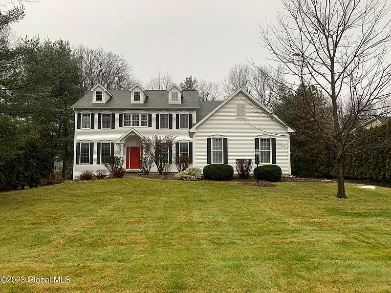 2nd image of 20 Sweetbriar Drive