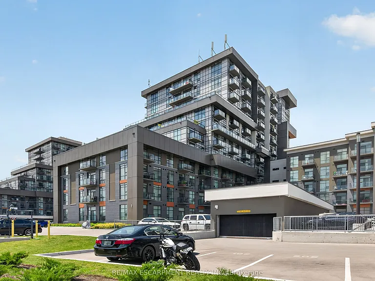 460 Dundas St E #522 — Photo 6