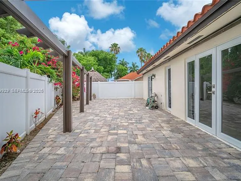 15715 SW 76th Ter — Photo 33