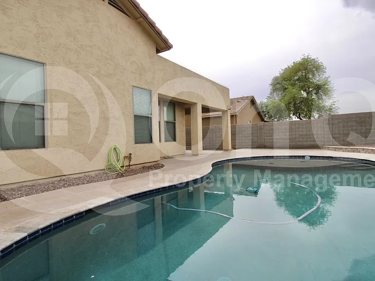 35916 W Catalonia Dr — Photo 24