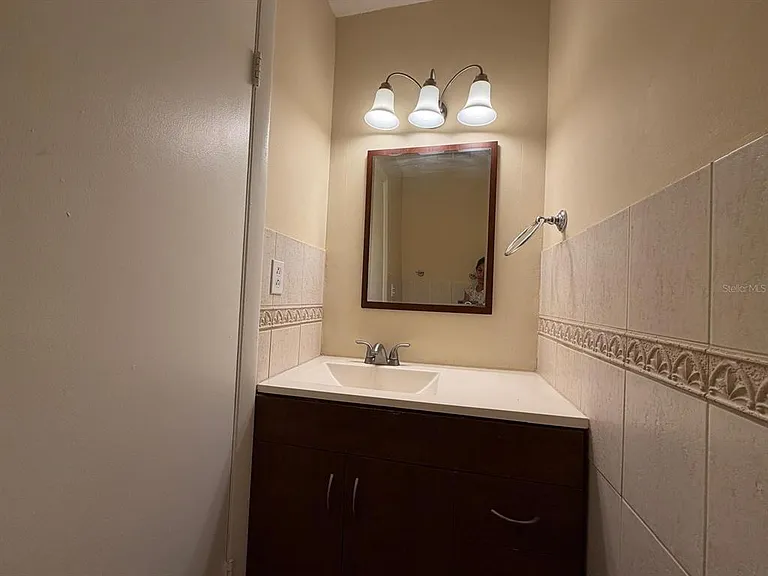 7501 Gallineta Ct — Photo 32