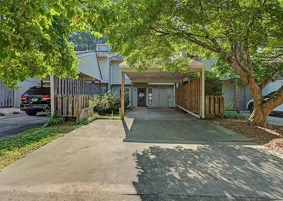 6350 Hawthorne Ter