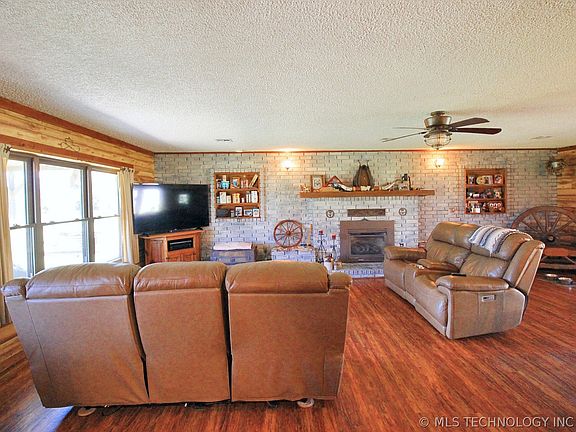 2nd image of 465501 E 800th Rd