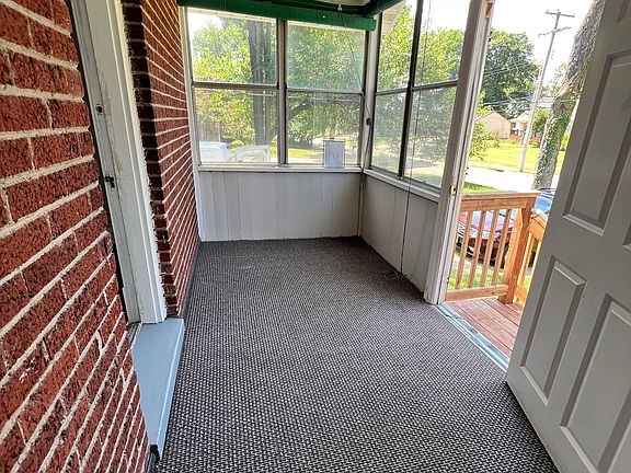 3rd image of 118 Edgeworth Ave