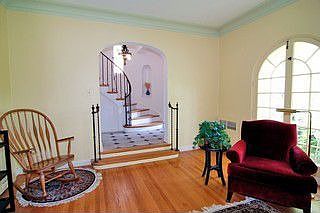 4th image of 1011 Forest Ave