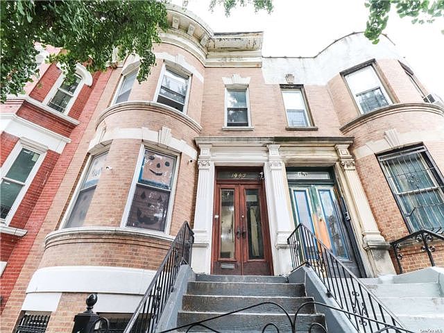 1st image of 1997 Morris Ave #1