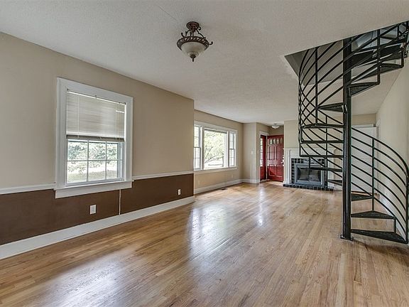 4th image of 1306 Stonewall Blvd