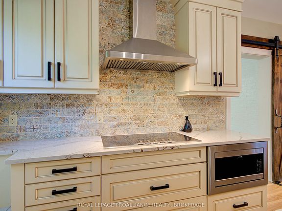 5th image of 6 Spring St N