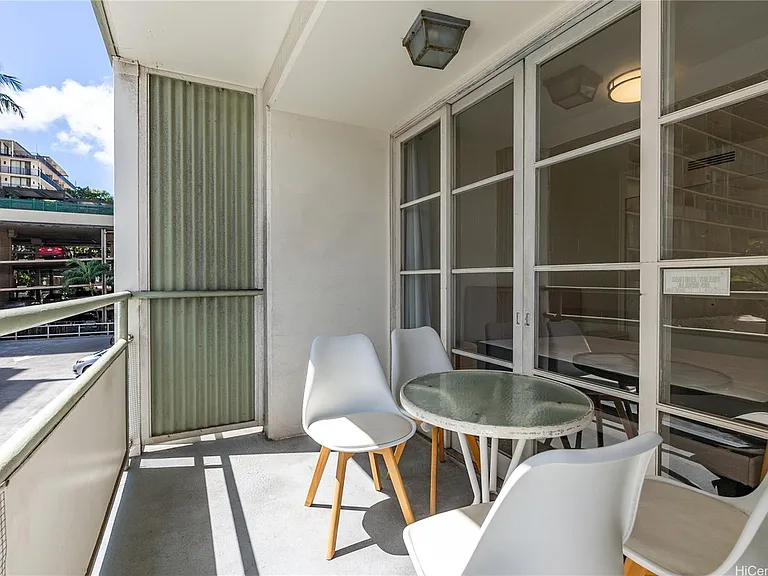 445 Kaiolu St #212 — Photo 9