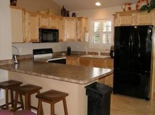 1095 Willow Creek Dr, Mount Joy, PA 17552