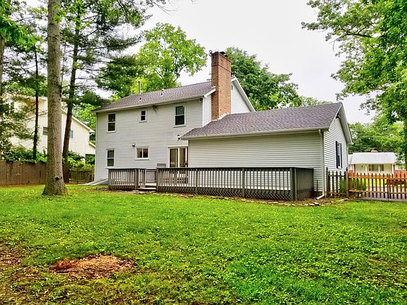 3rd image of 2258 Quail St