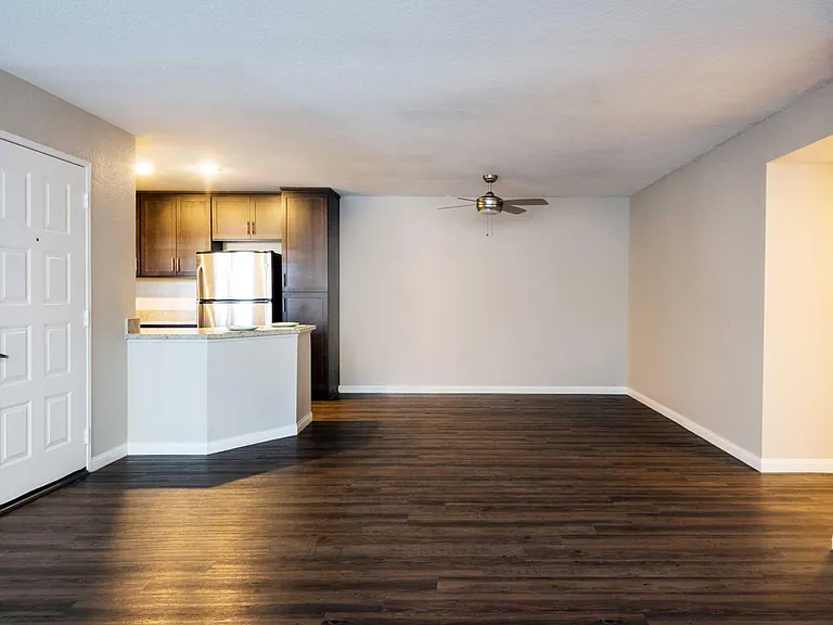 Elan Overlook Laguna Apartments — Photo 21