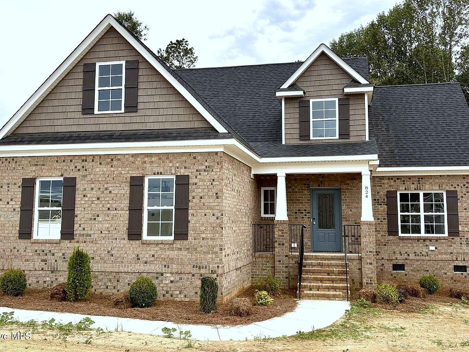 1st image of 824 Emmett Court