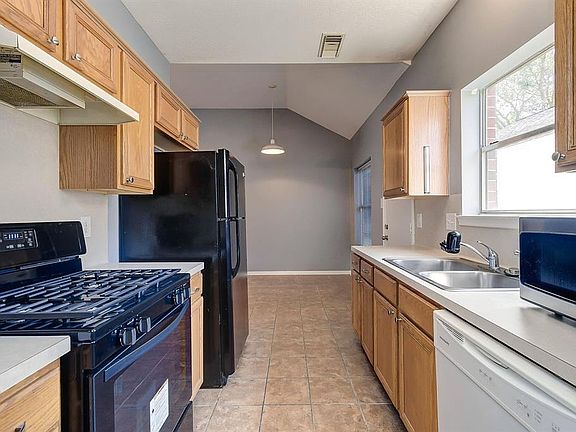 4th image of 18130 Campbellford Dr