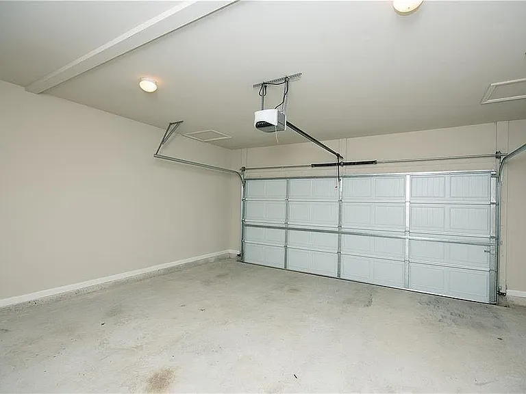 7490 Silk Tree Point — Photo 32