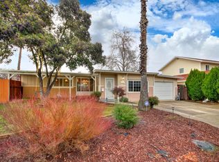 2562 Charlotte Ln, Sacramento, CA 95821