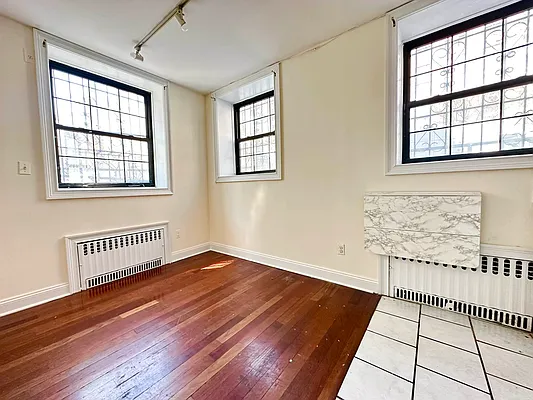 Rented by Gold & Appel Realty Corp | media 10