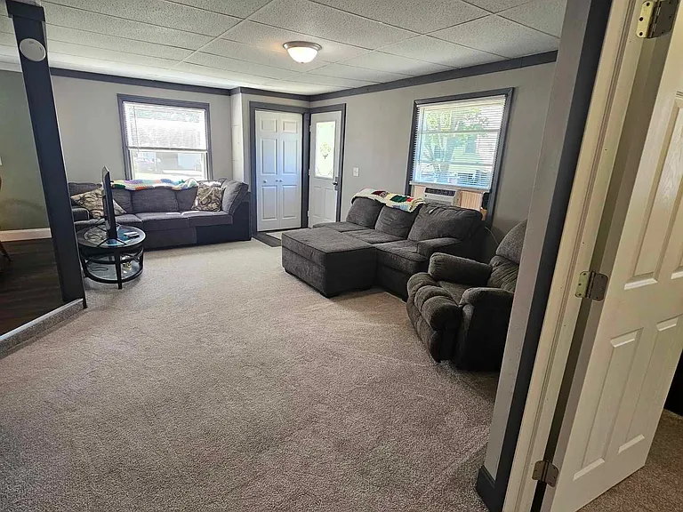 56 Railroad Ave — Photo 4