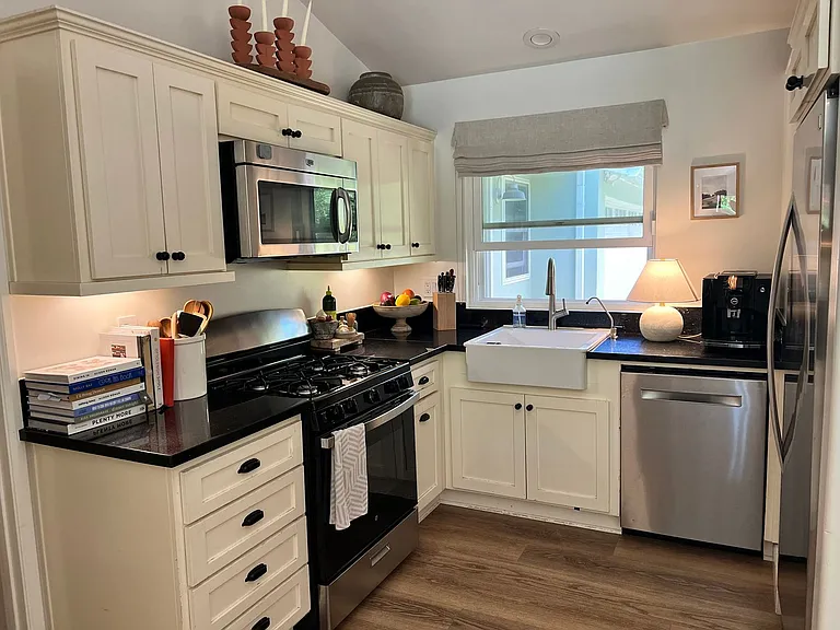 7980 Rio Vista Dr — Photo 4