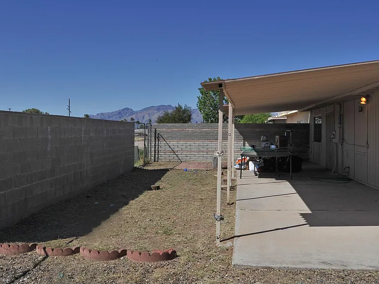 2736 S Calle Yucatan — Photo 24