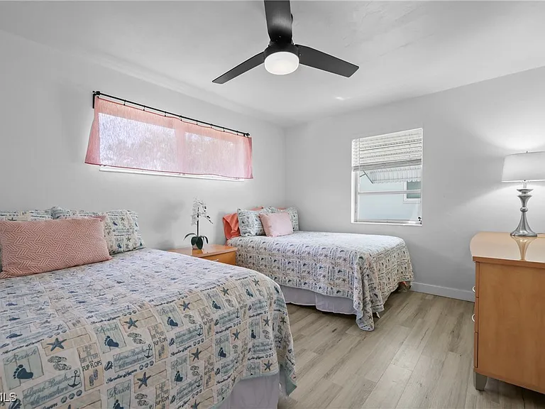 1661 Coronado Rd — Photo 18