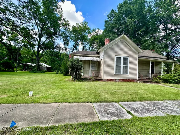 105 Church St, Senatobia, MS 38668