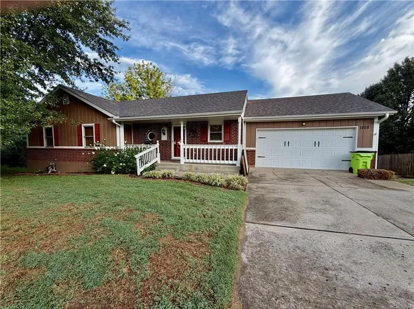 1108 Ash St, Harrisonville, MO 64701