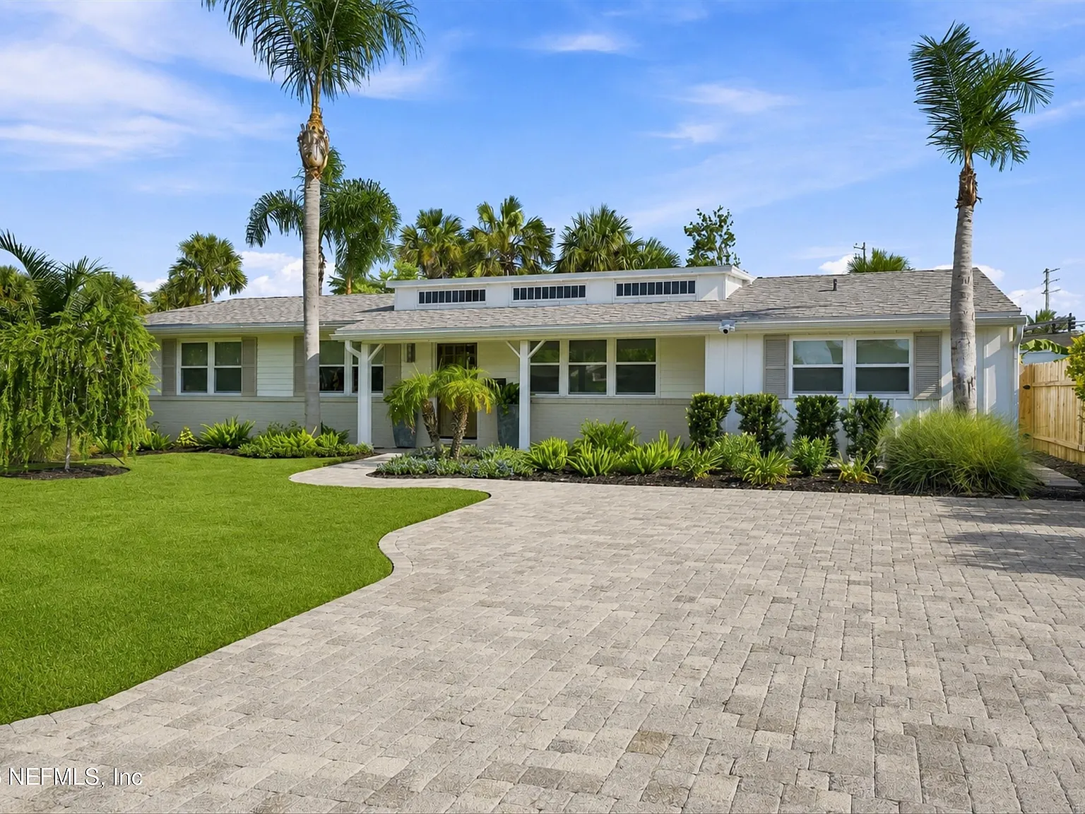 4 bed, 4.0 bath, 1971 sqft, $8,000 — Photo 2